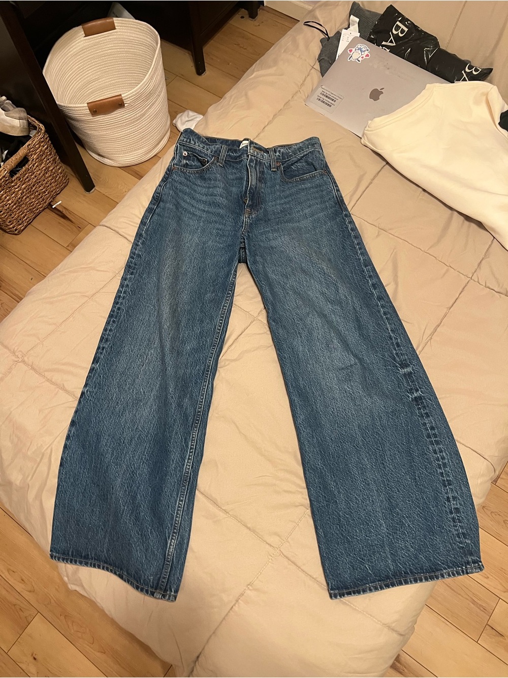 Abercrombie & Fitch A&F High Rise Wide Leg Jeans Drapey Jeans 26S - Picture 2 of 5